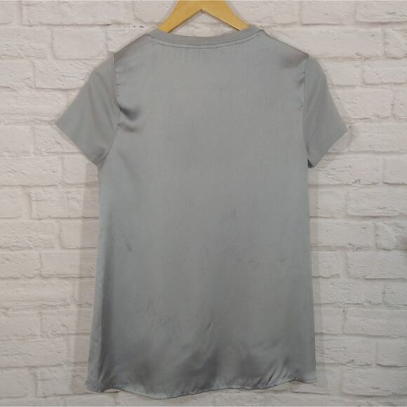 Kaari Blue Womens Grey V Neck Contrast Satin Silky Back Hi Low Top Tee Shirt XS - Picture 2 of 11